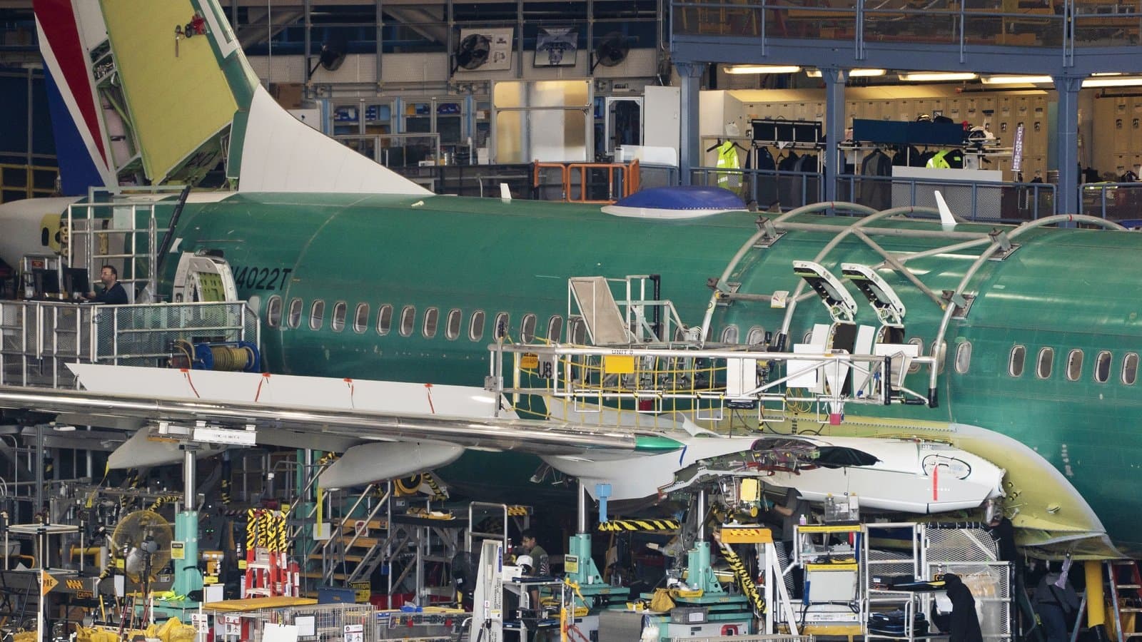 Aviation Supply Crisis: Workers Bear Cost of Corporate Chaos