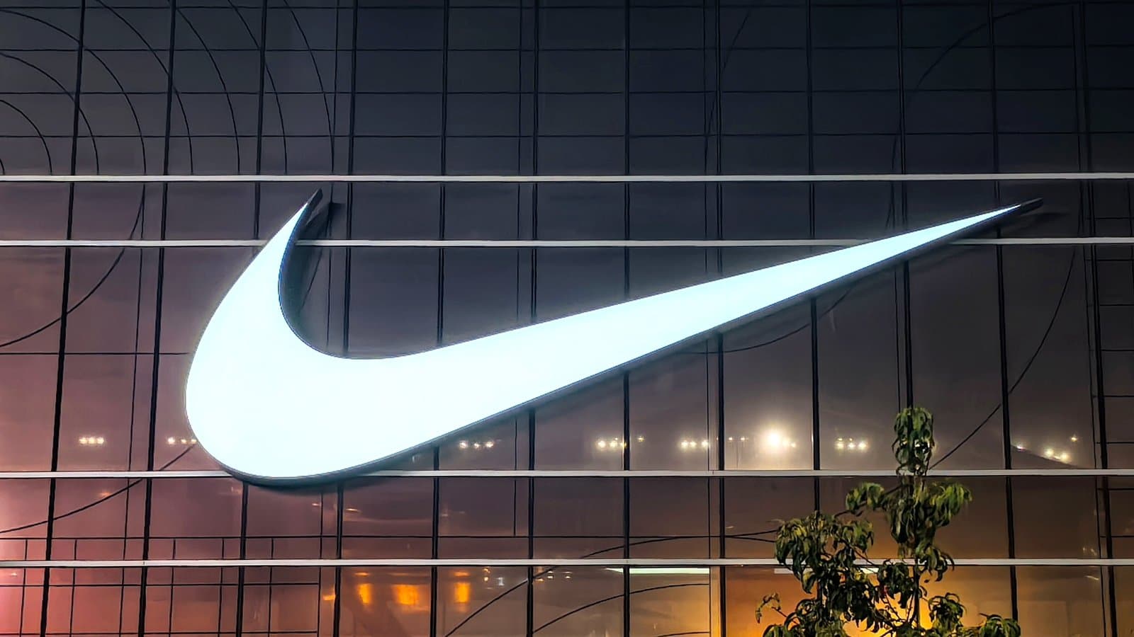 Nike's Struggles Highlight Global Economic Pressures